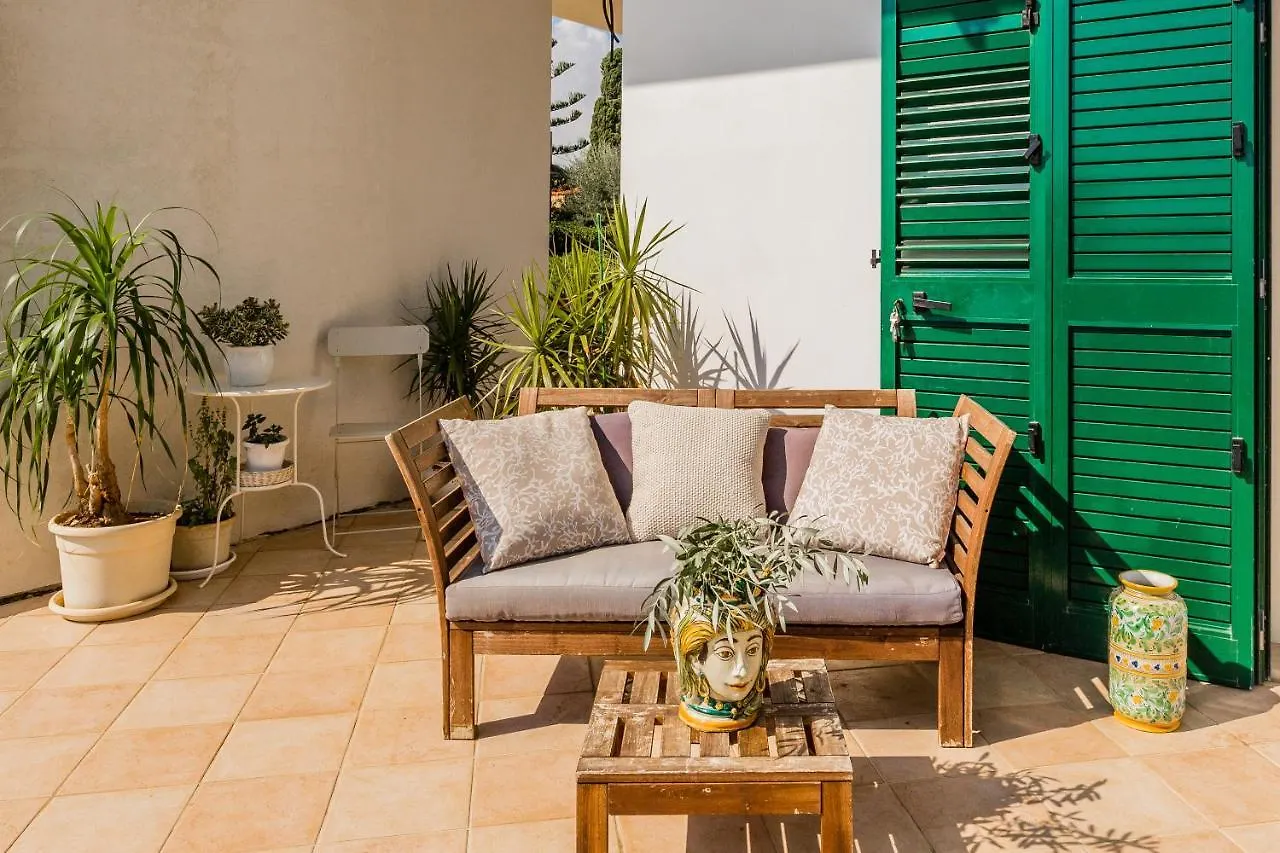 Holiday home Blumarine On The Sea, Parking & Wifi Villa Avola